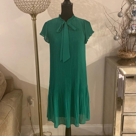 𝅺dkny gorgeous green dress size 6 NWT Org $139 - Picture 1 of 7